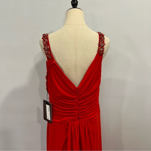 Mac Duggal Red V-Neck V-Back Embellished Shoulders Gloor Length Gown - Reemoly - Picture 11 of 17